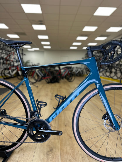 Giant Defy Carbon Racefiets