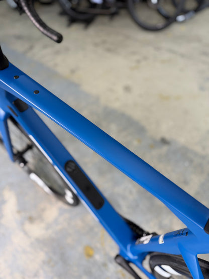 NIEUW BMC Roadmachine TWO Di2 Carbon Racefiets