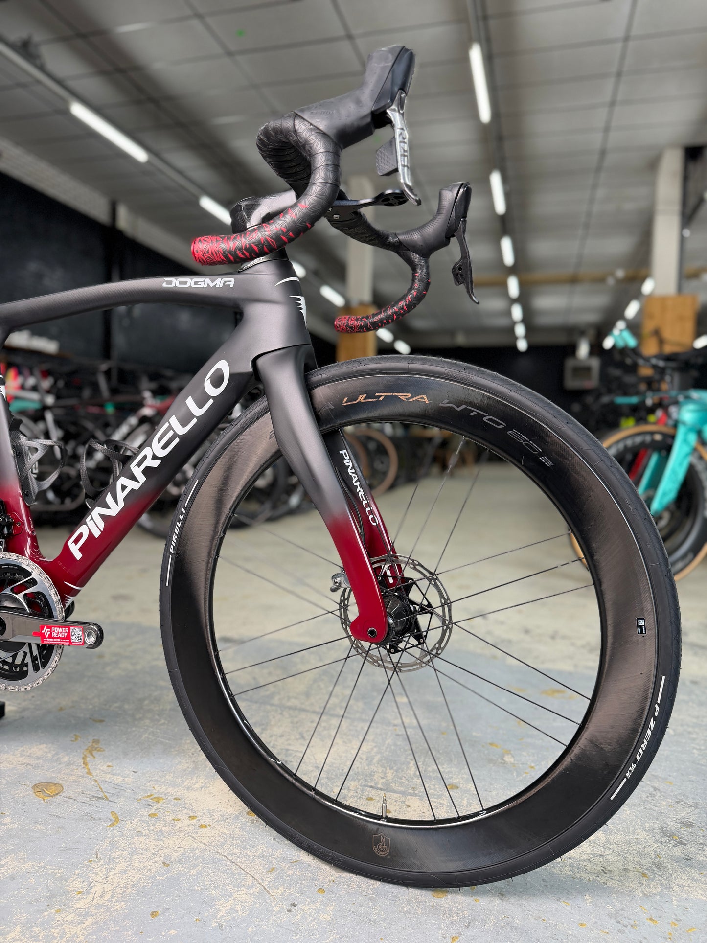 Pinarello Dogma F12 INEOS Team eTap Carbon Racefiets