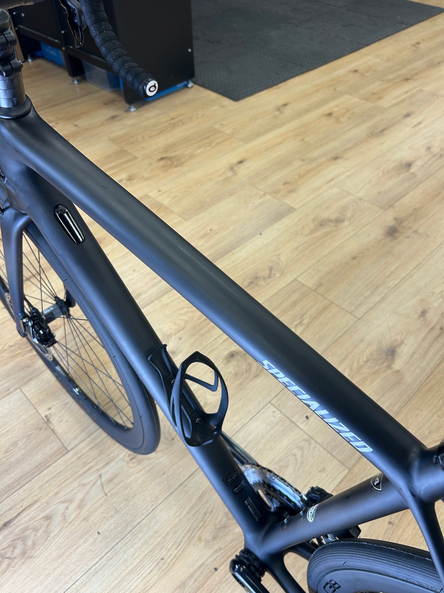 1000km Specialized Aethos Comp AXS Carbon Racefiets