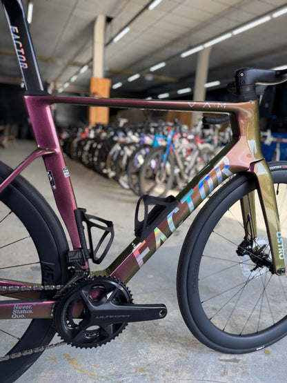 NIEUW Factor Ostro VAM Di2 Carbon Racefiets