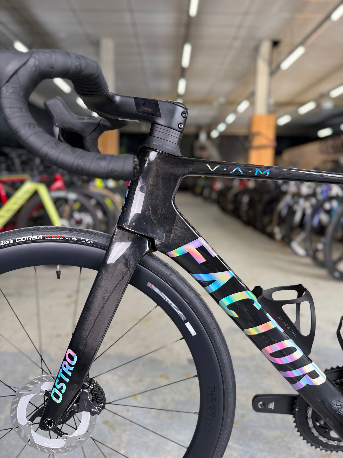 NIEUW Factor Ostro VAM Di2 Carbon Racefiets