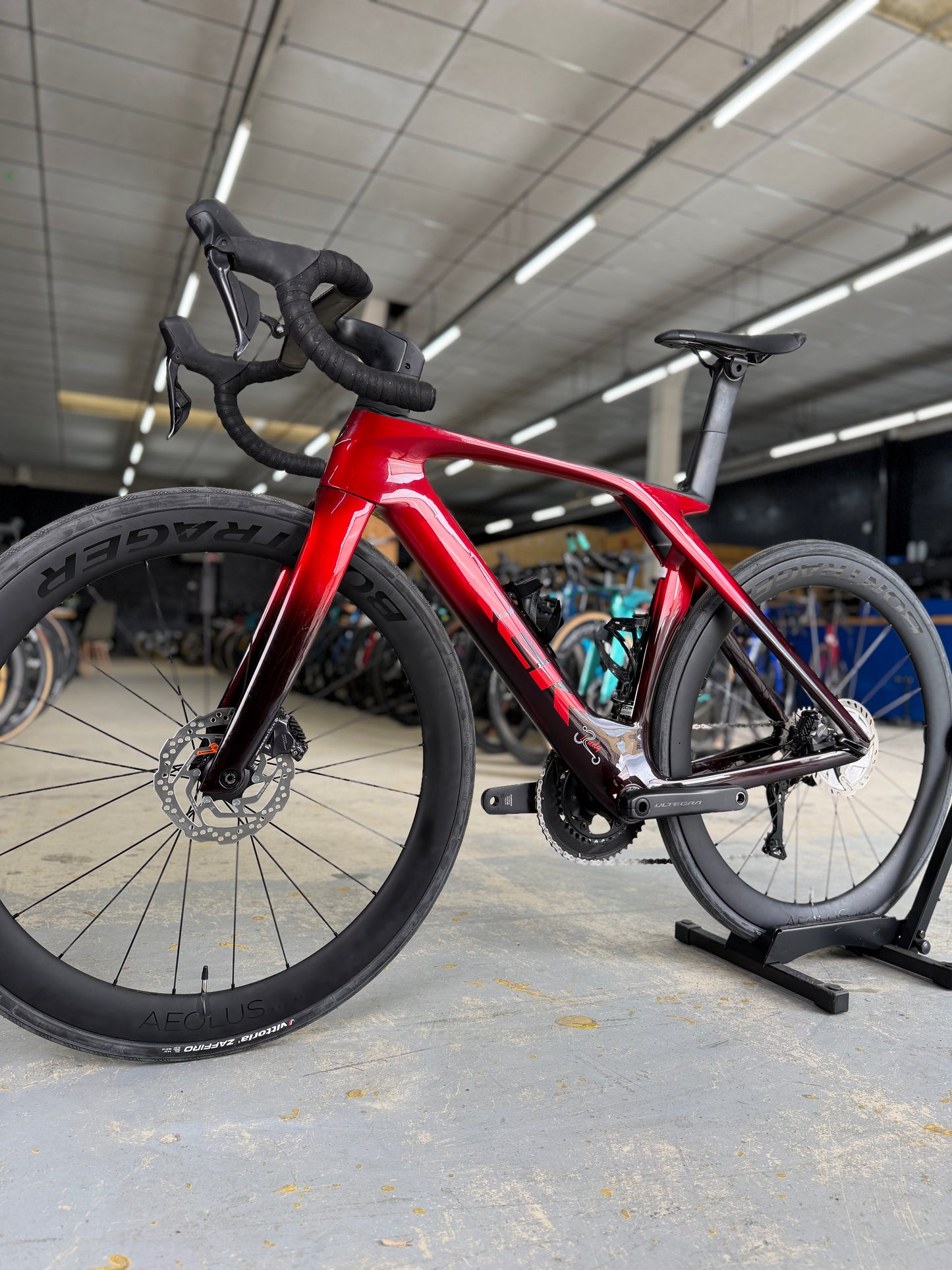 Trek Madone SLR7 Di2 Carbon Road Bike