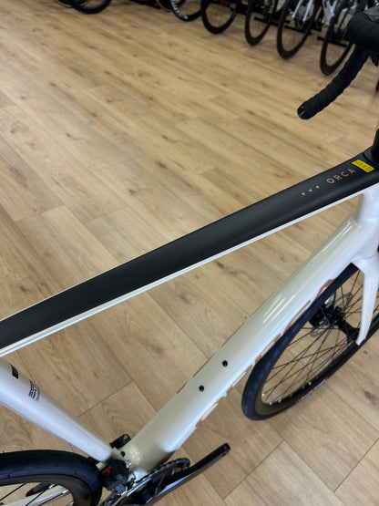 0km Showroom Model Orbea Orca M30iTEAM Di2 Carbon Racefiets