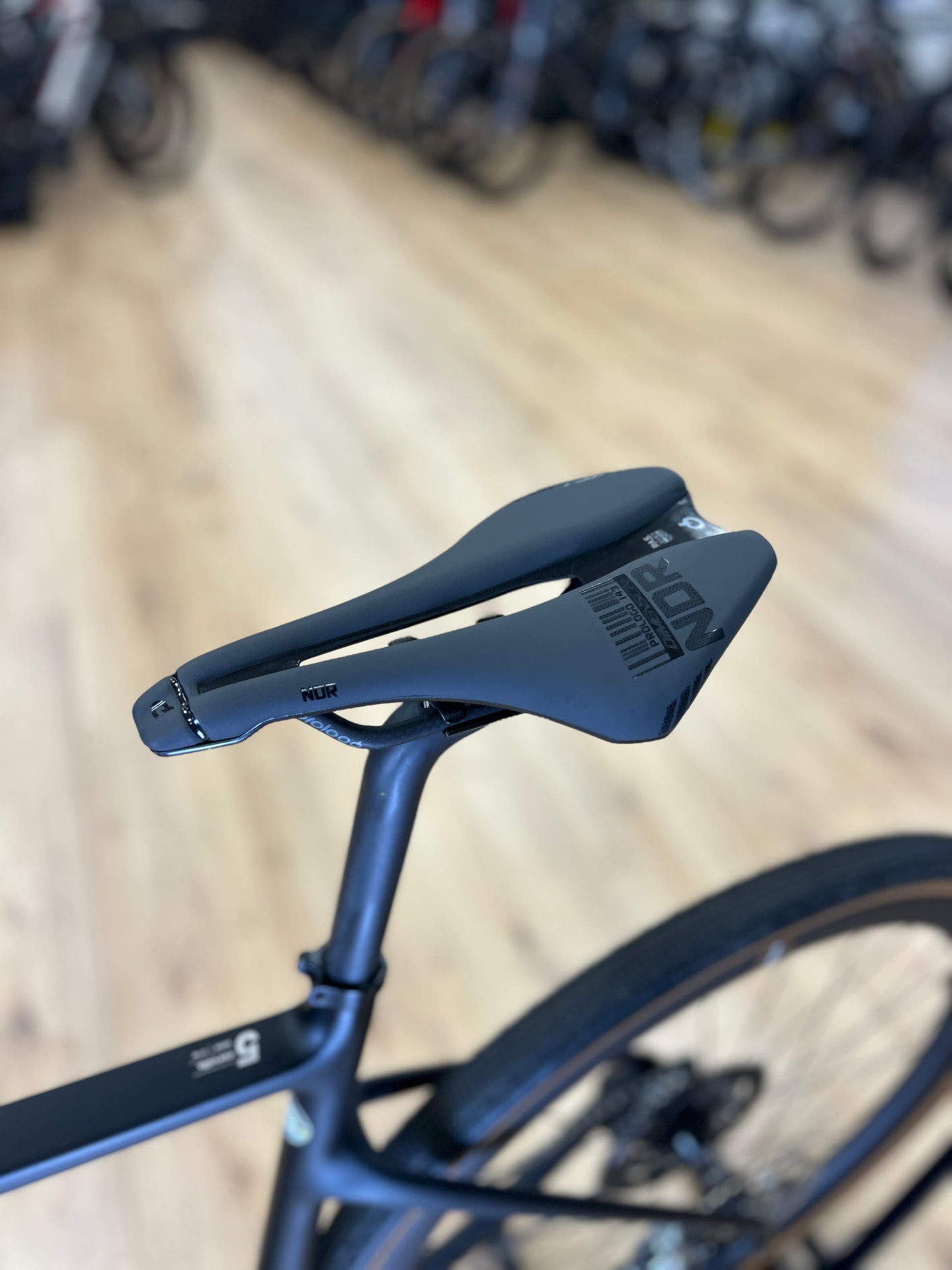 0km Showroom Model Cervelo Aspero 5 Red XPLR AXS Gravel Fiets