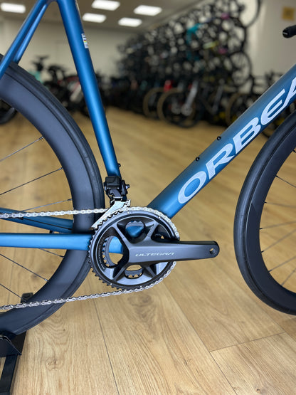 0km Showroom Model Orbea Orca M20iTEAM Di2 Carbon Racefiets