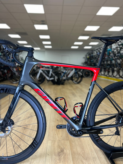 Giant Defy Advanced Pro Carbon Racefiets