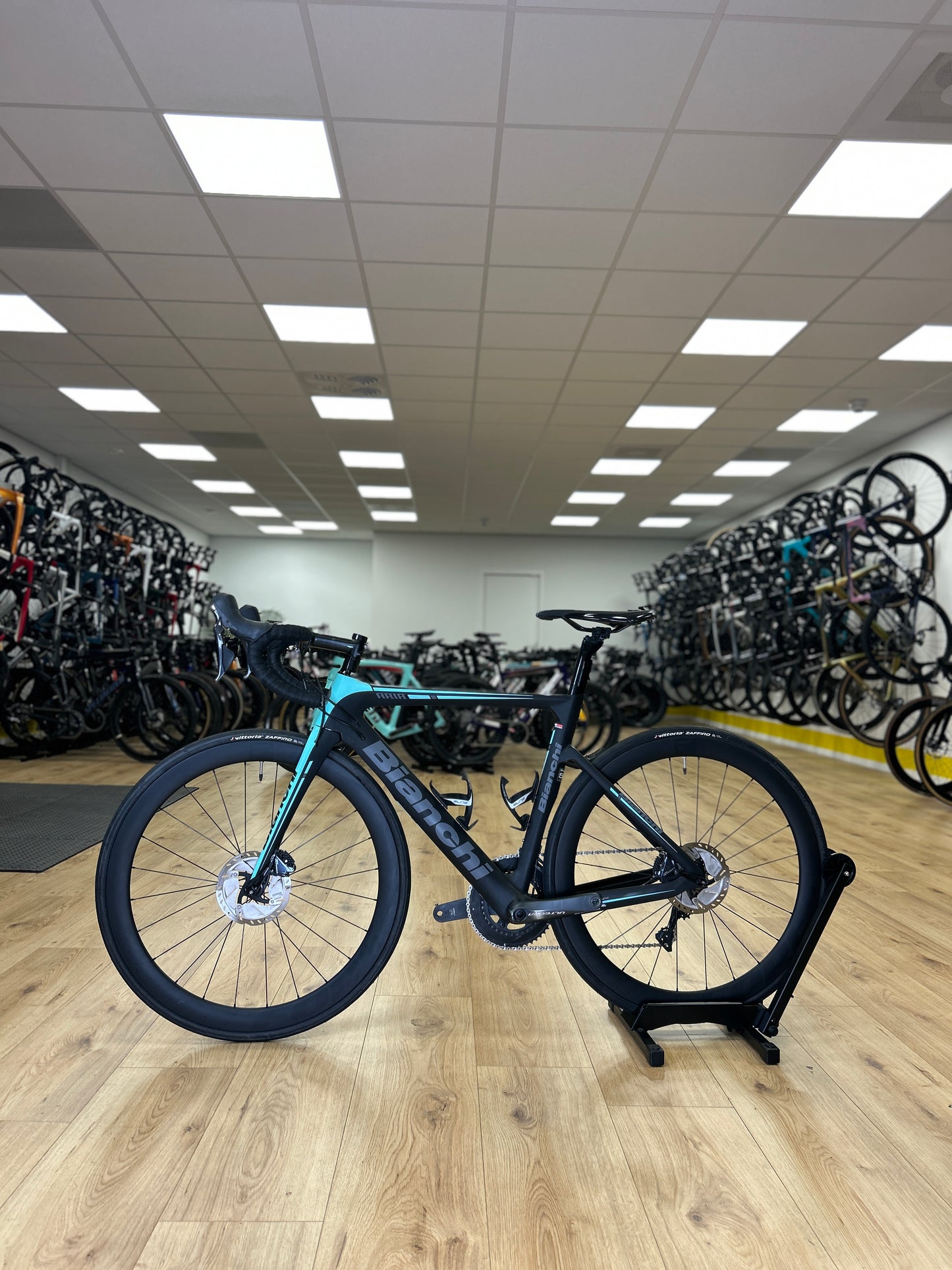 Bianchi Aria Disc Carbon Racefiets