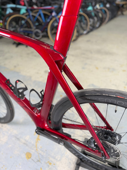 1000km Trek Madone SLR7 eTap Carbon Racefiets
