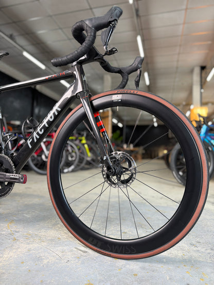 Factor O2 VAM Di2 Carbon Racefiets