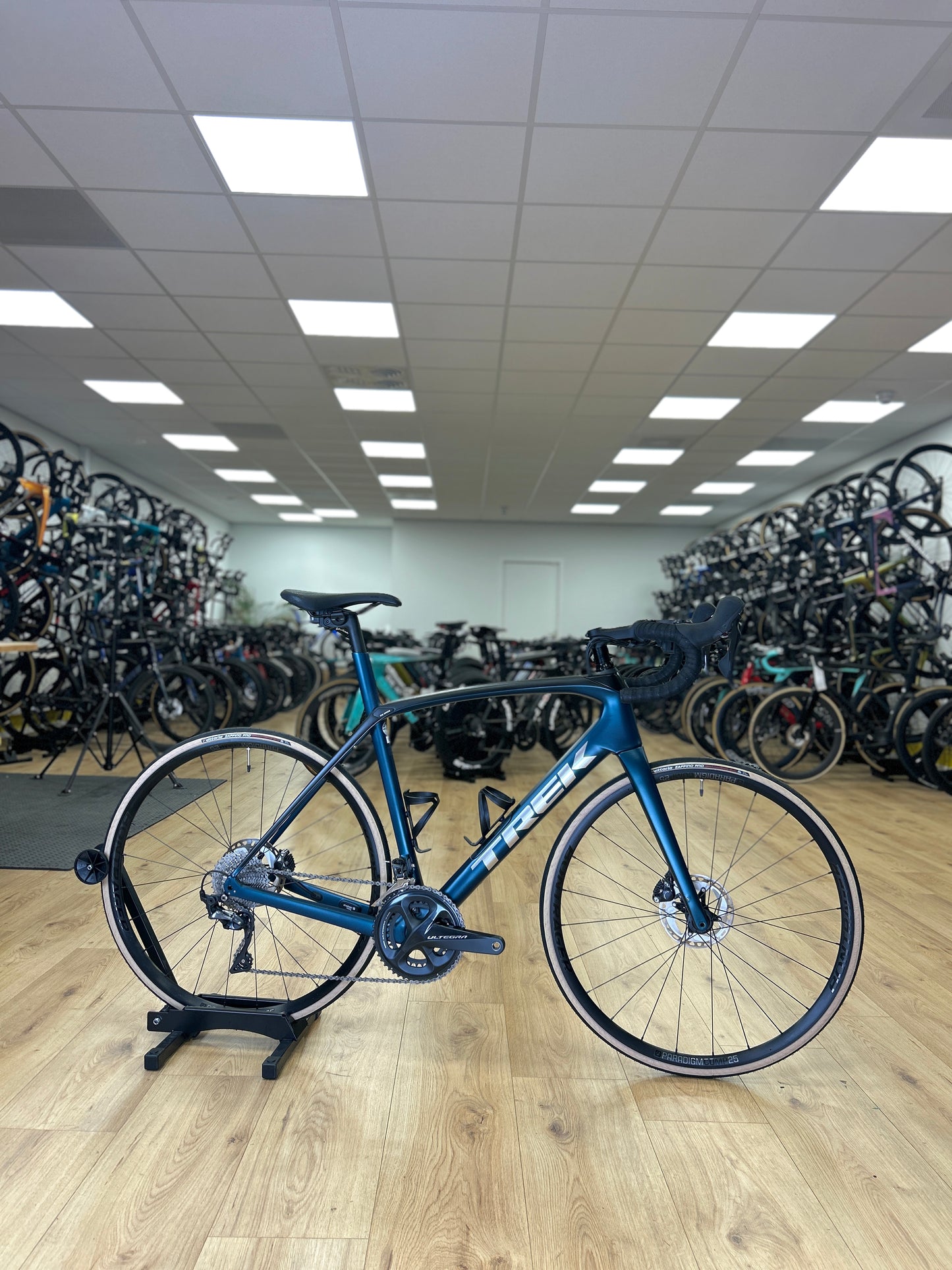 Trek Domane SL6 Disc Carbon Road Bike