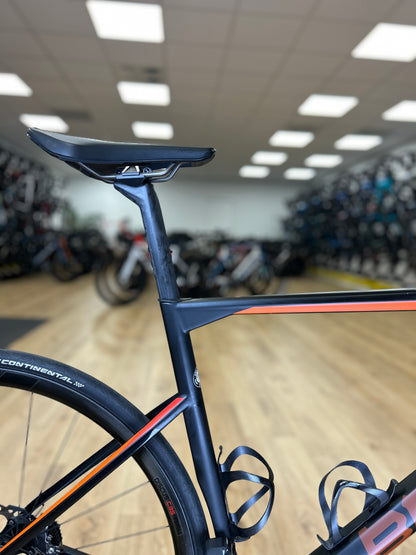 1000 km BMC Roadmachine 01 Di2 Carbon Racefiets