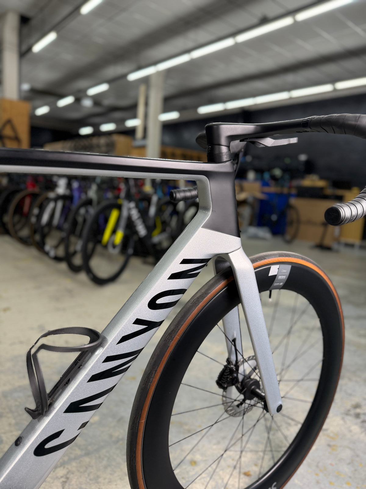 300km Canyon Aeroad CF SLX Di2 Carbon Racefiets