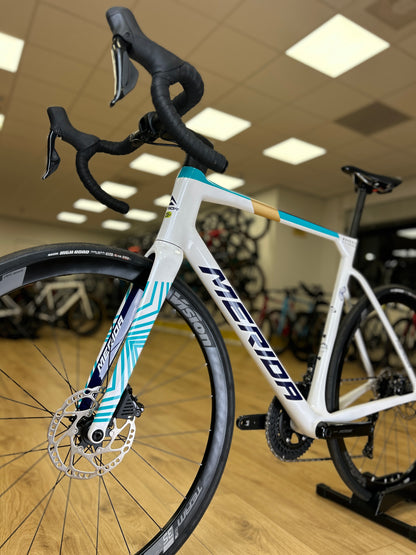SHOWROOM MODEL 0km Merida Scultura 5000 Di2 Carbon Racefiets