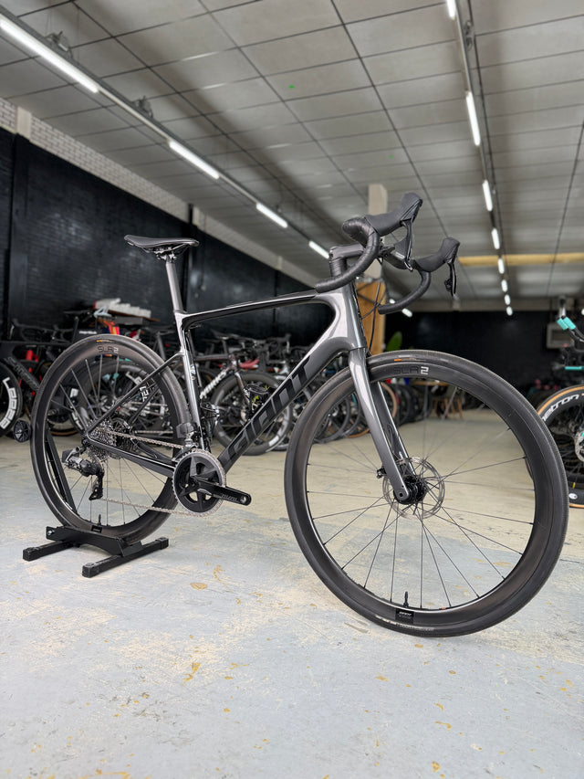Giant Defy Advanced Pro AXS Carbon Racefiets