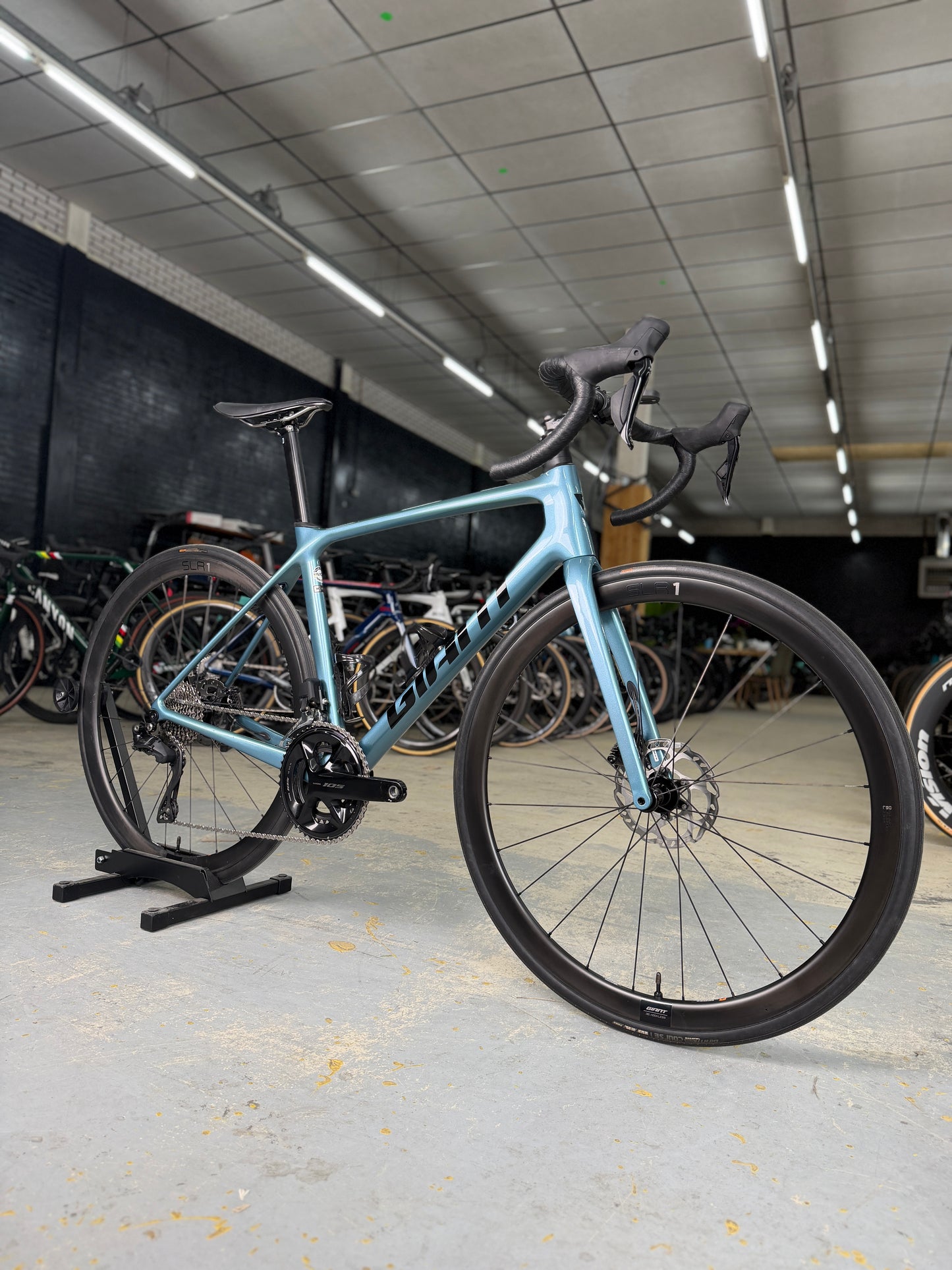Giant TCR Advanced Pro Di2 Carbon Road Bike
