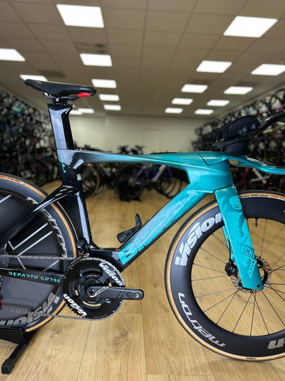 Bianchi Aquila RC Disc Di2 Carbon TT