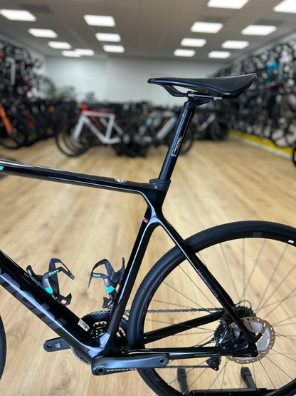 Bianchi's Infinito XE Carbon Racefiets