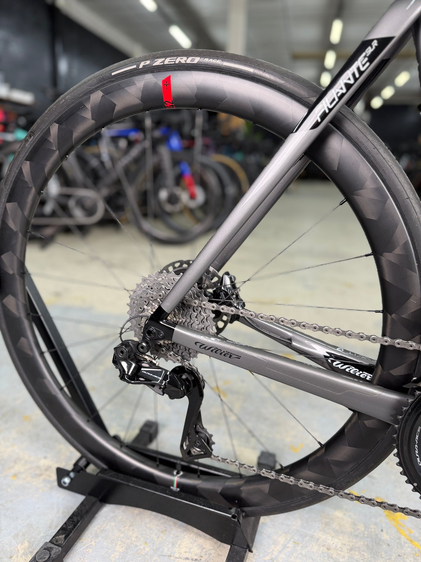 1000km Wilier Filante SLR Dura Ace Di2 Carbon Racefiets