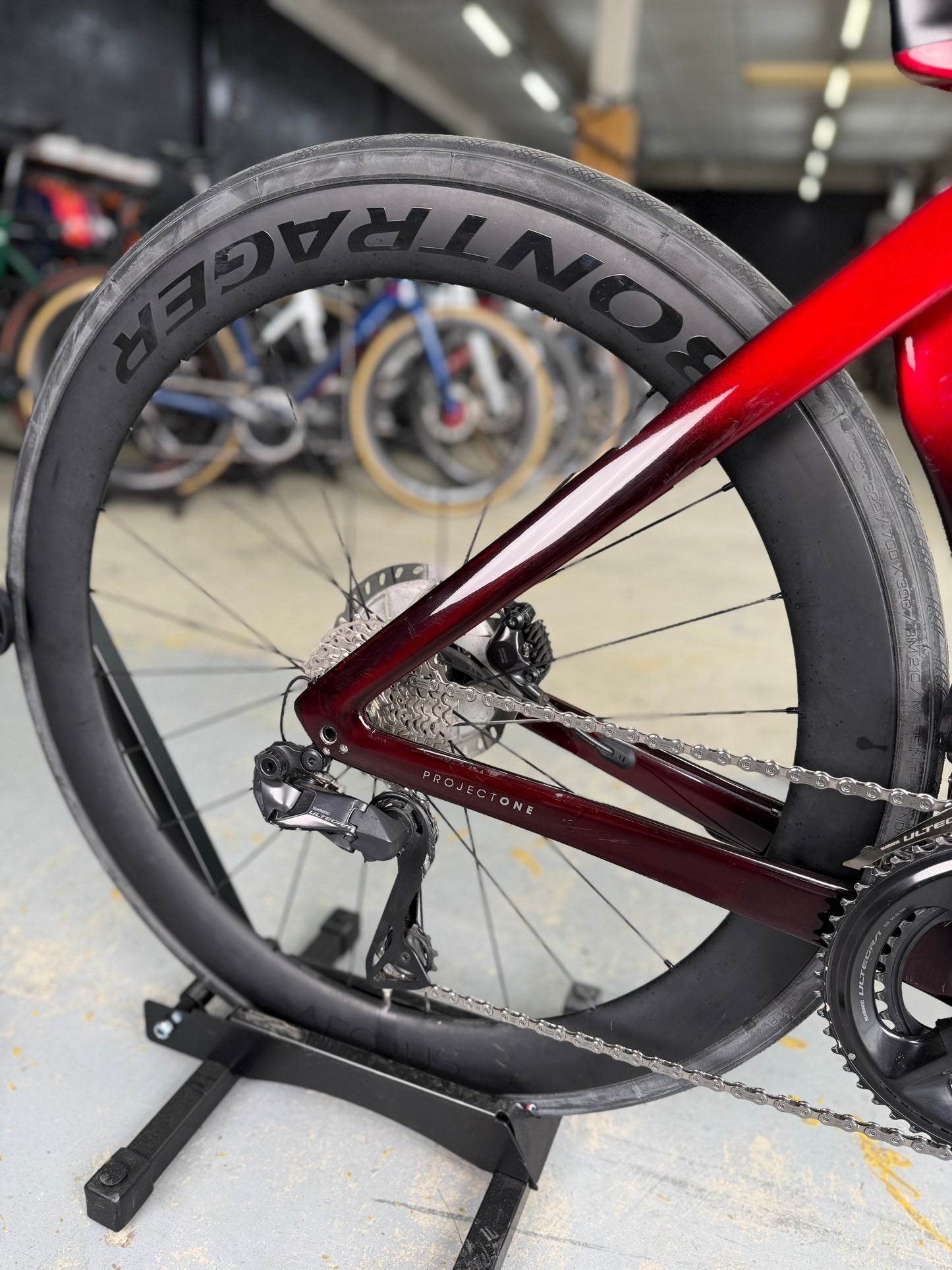 Trek Madone SLR7 Di2 Carbon Road Bike