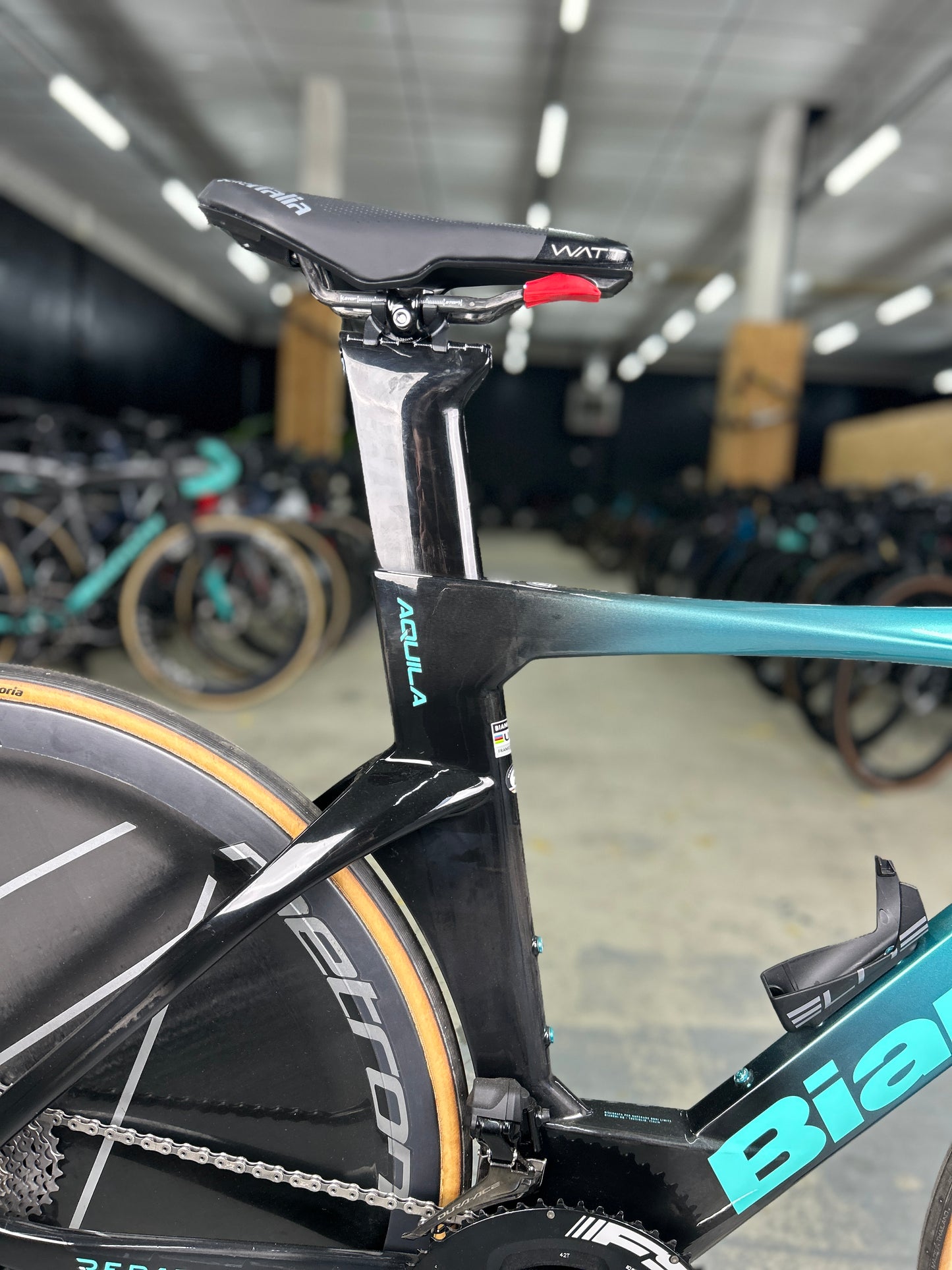 Bianchi Aquila RC Disc Di2 Carbon TT