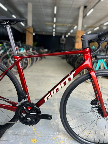 Showroom Model Giant TCR Advanced 1 Di2 Carbon Road Bike