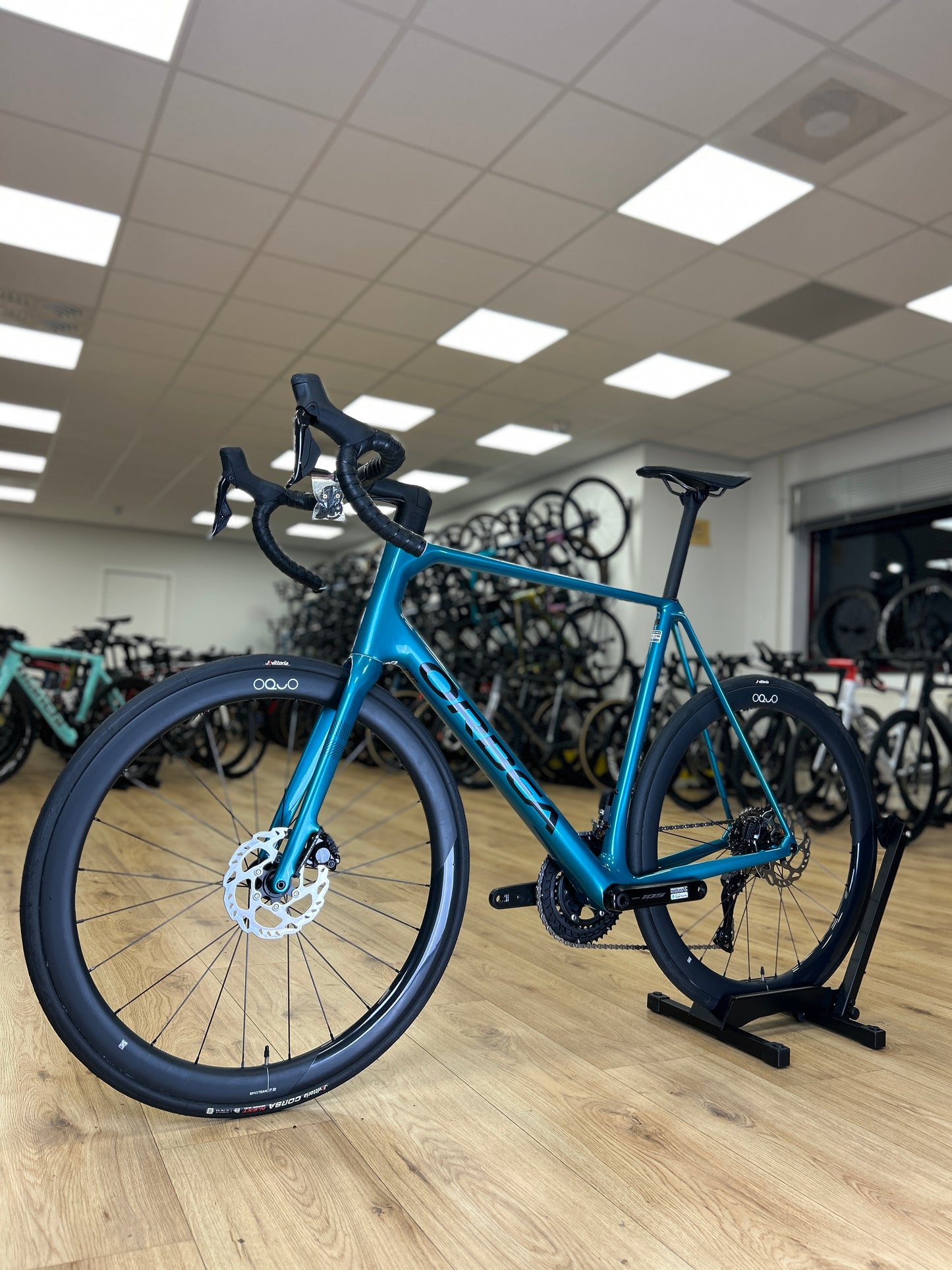 0km Showroom Model Orbea Orca M30iTEAM Di2 Carbon Racefiets