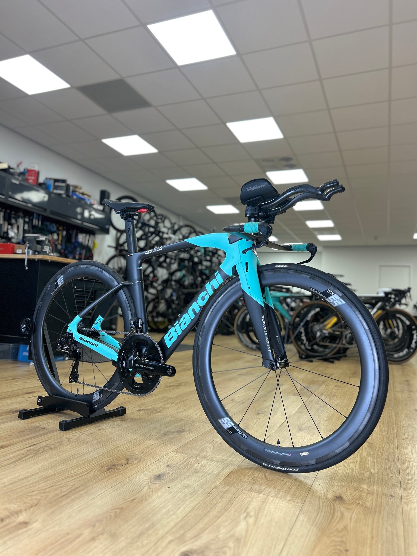 Bianchi Aquila CV Di2 Carbon Road Bike