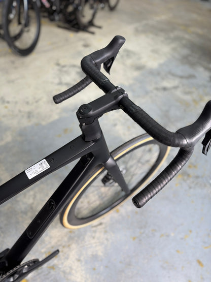 NIEUW BMC Roadmachine Di2 Carbon Racefiets