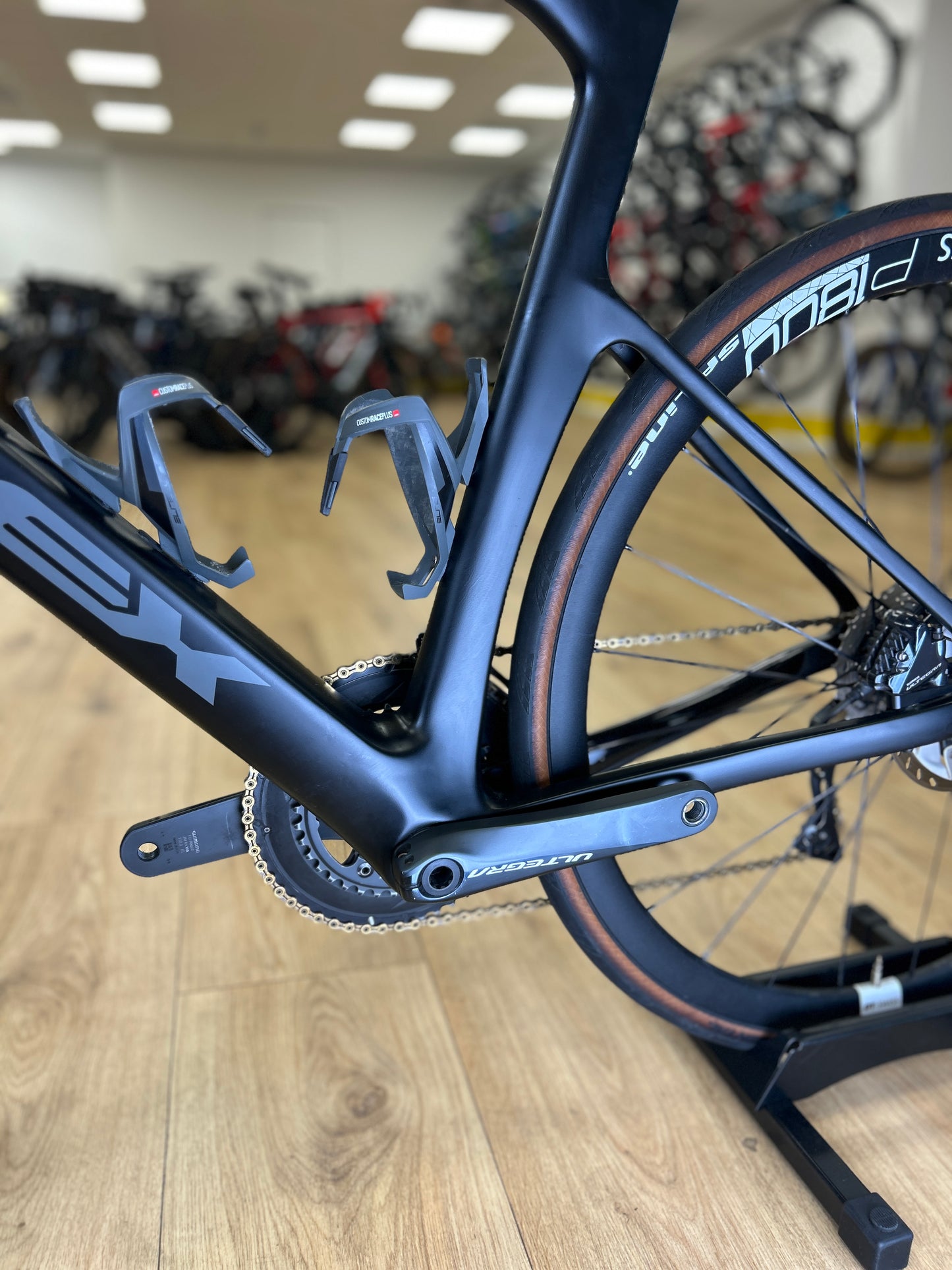 Apex Flare Carbon Racefiets