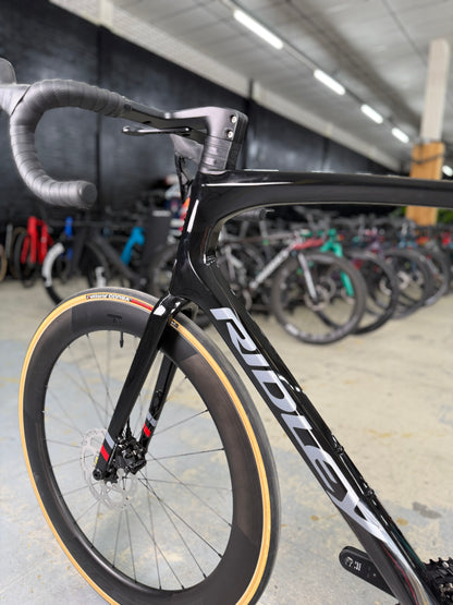 SHOWROOM Ridley Fenix SLiC Di2 Carbon Racefiets