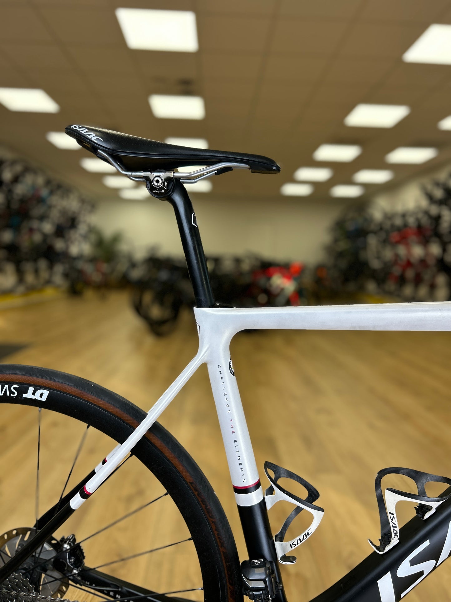 Isaac Element Di2 Carbon Racefiets
