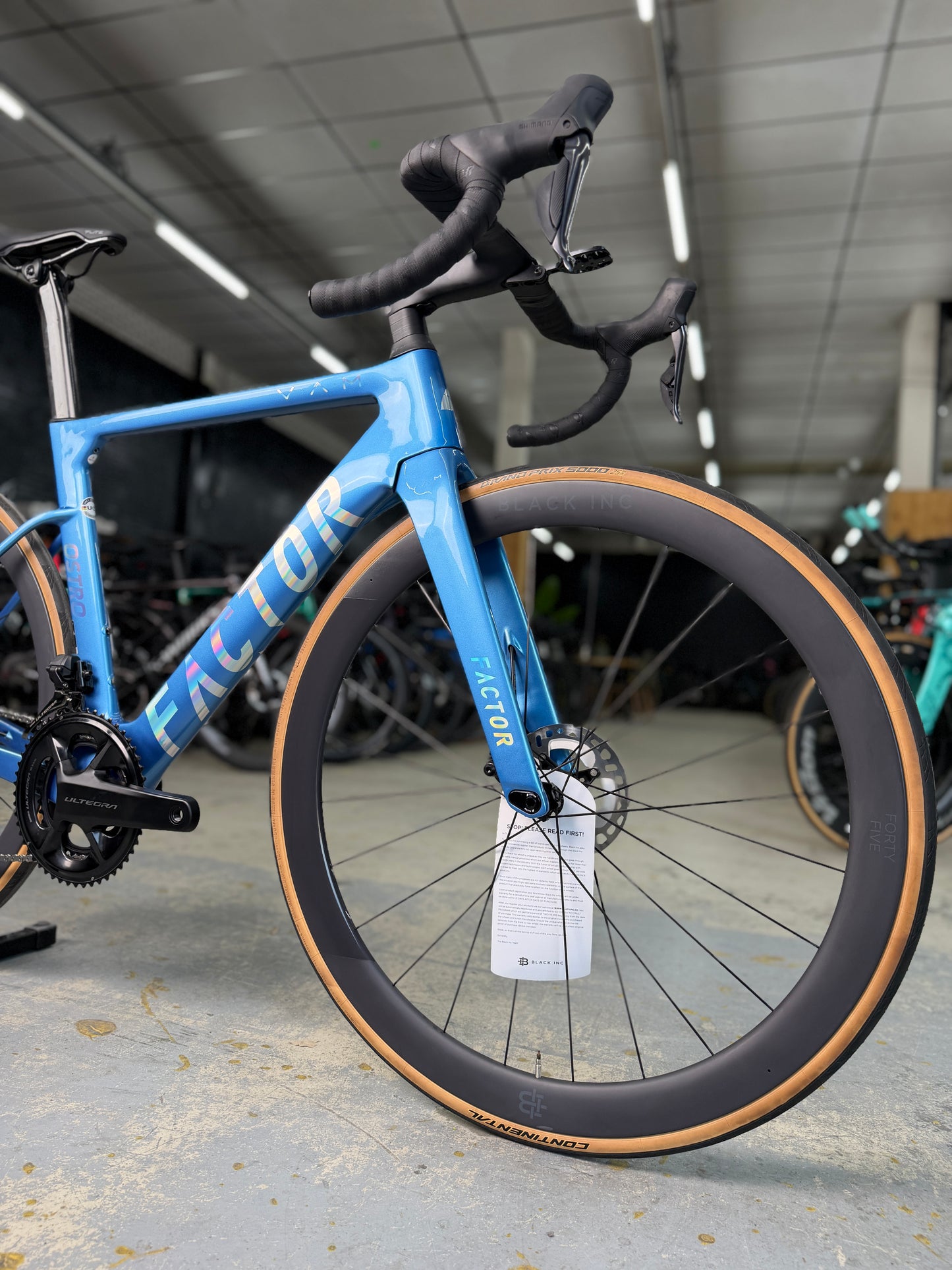 NIEUW Factor Ostro VAM Di2 Carbon Racefiets