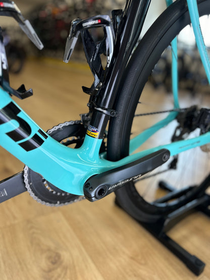 Bianchi Oltre Xr3 Di2 Disc Carbon Racefiets