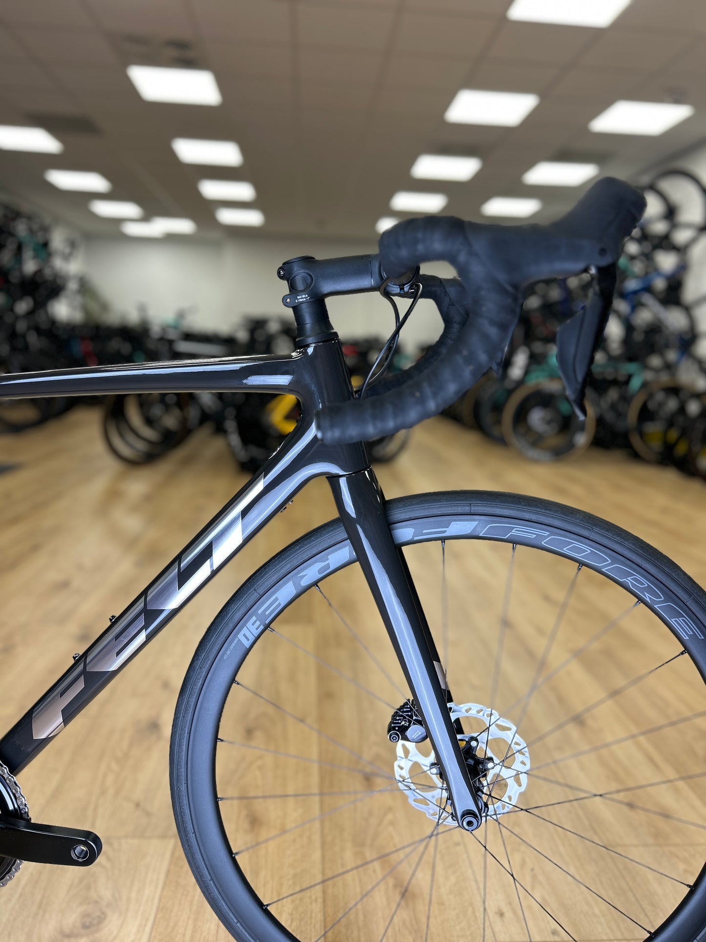 0km Showroom Model Felt FR Advanced Di2 Carbon Road Bike