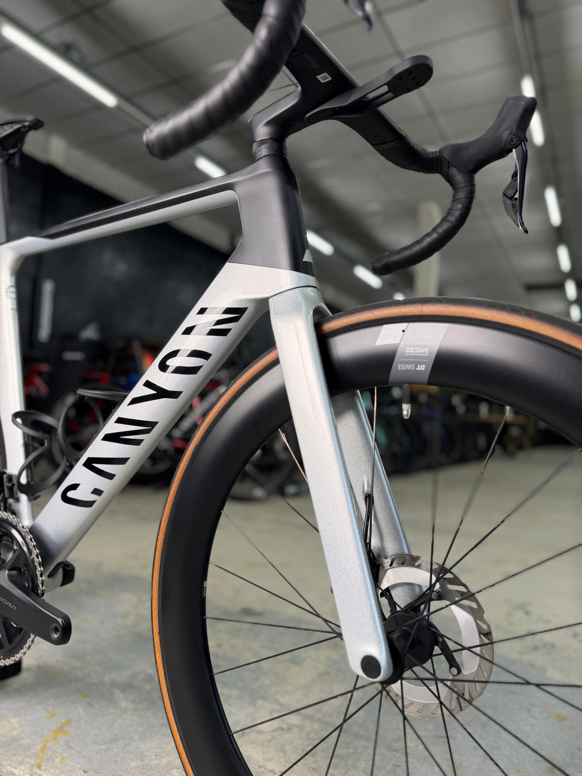 300km Canyon Aeroad CF SLX Di2 Carbon Racefiets