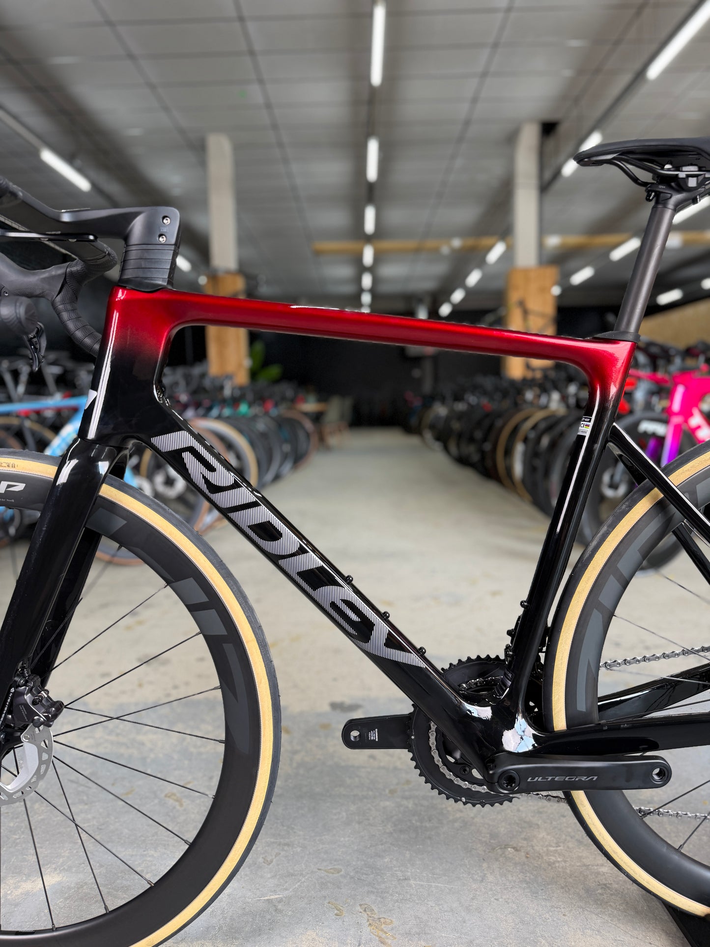 NIEUW Ridley Falcn Di2 Carbon Racefiets