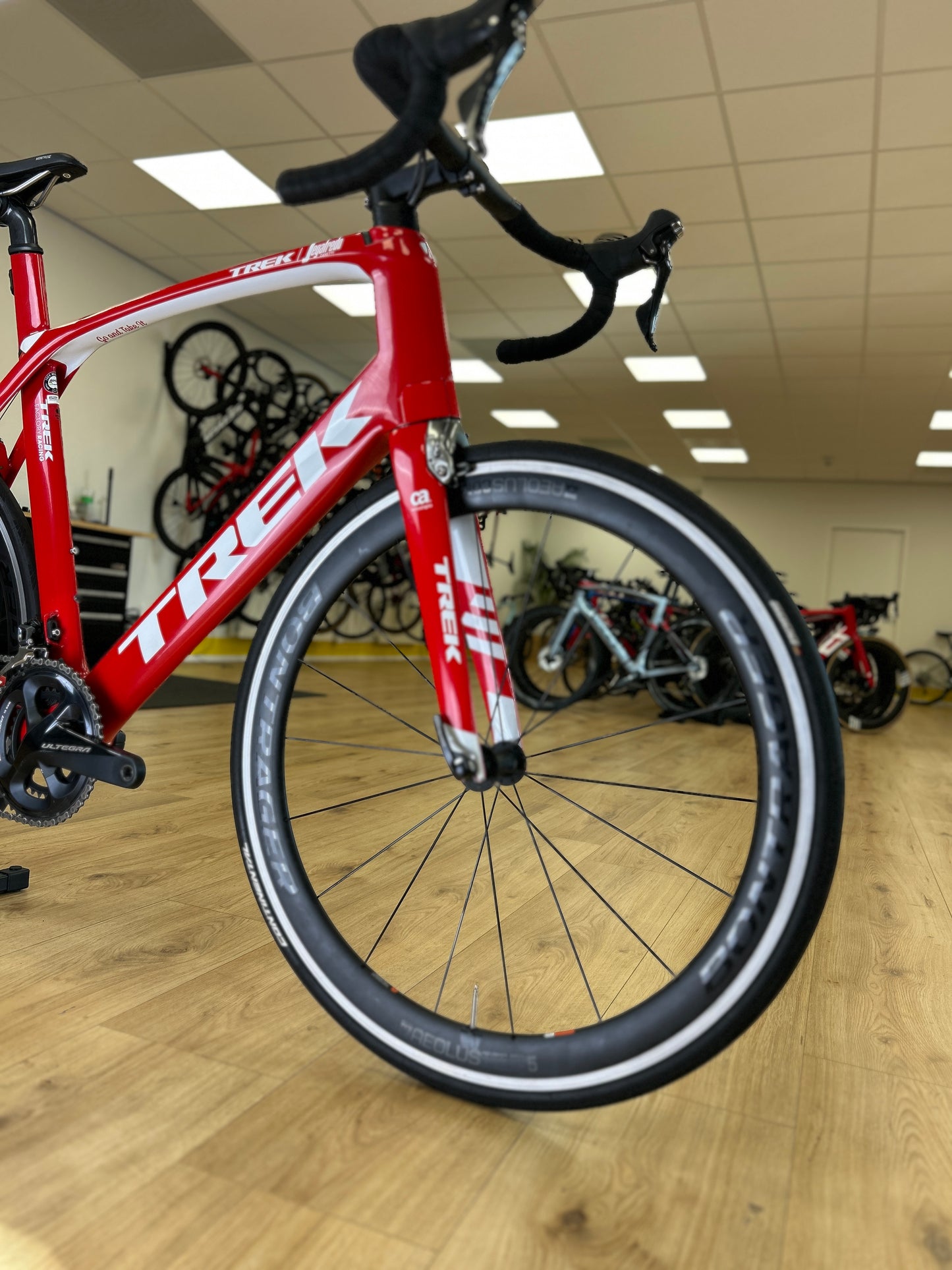 Trek Madone SL6 Segafredo Carbon Racefiets