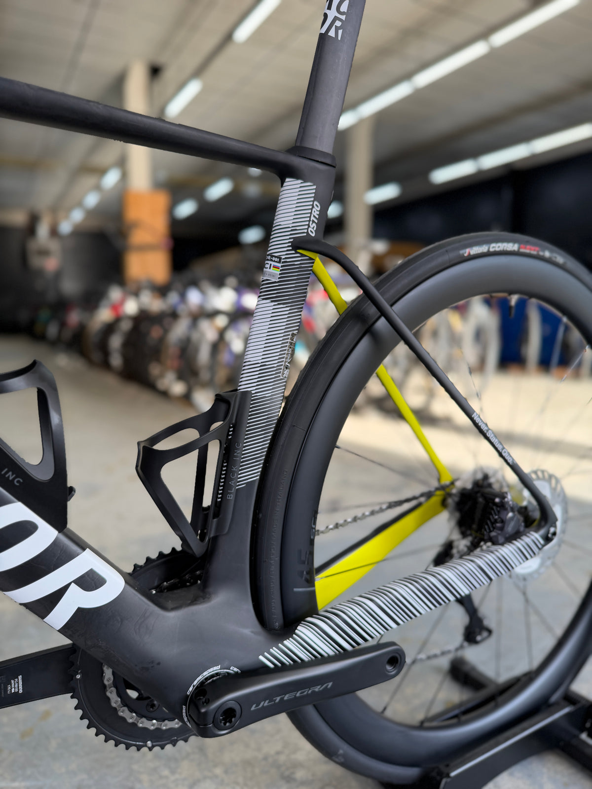 NIEUW Factor Ostro VAM Di2 Carbon Racefiets