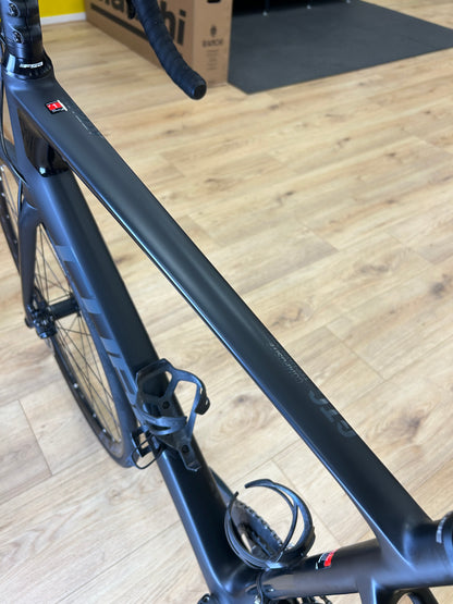 Cube Attain Ultegra Carbon Disc Racefiets