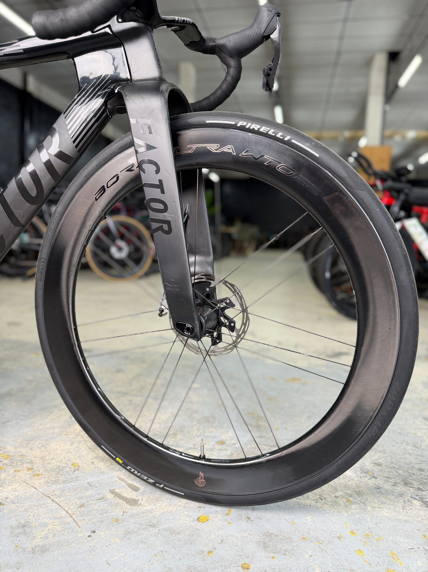 250km Factor ONE SRAM Red eTap Carbon Racefiets