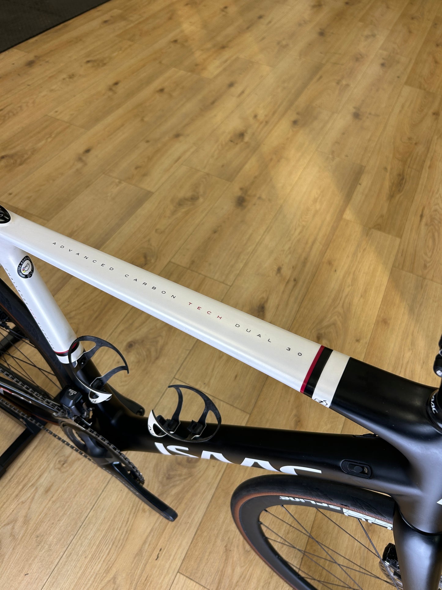 Isaac Element Di2 Carbon Racefiets
