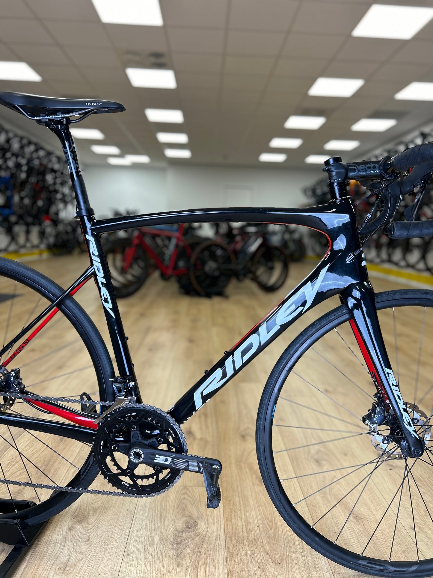 Ridley Fenix Carbon Ultegra Disc Racefiets