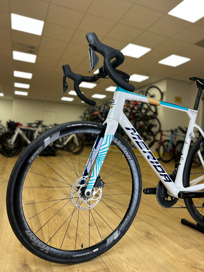 SHOWROOM MODEL 0km Merida Scultura 5000 Di2 Carbon Racefiets