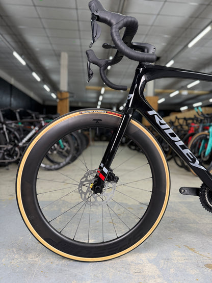 SHOWROOM Ridley Fenix SLiC Di2 Carbon Racefiets