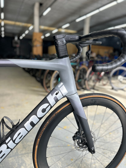 Bianchi Oltre XR4 AXS Carbon Road Bike
