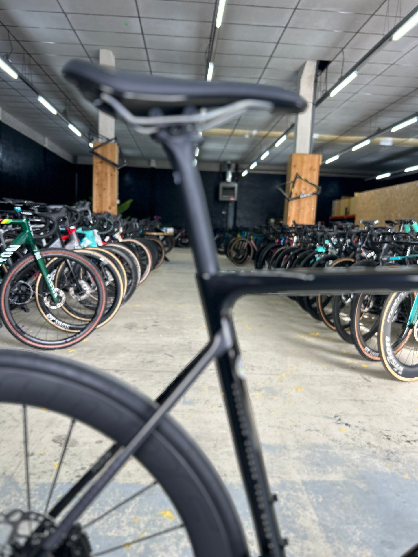 NIEUW Isaac Element Di2 Carbon Racefiets