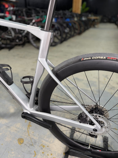 NIEUW BMC Roadmachine R01 Di2 Carbon Racefiets