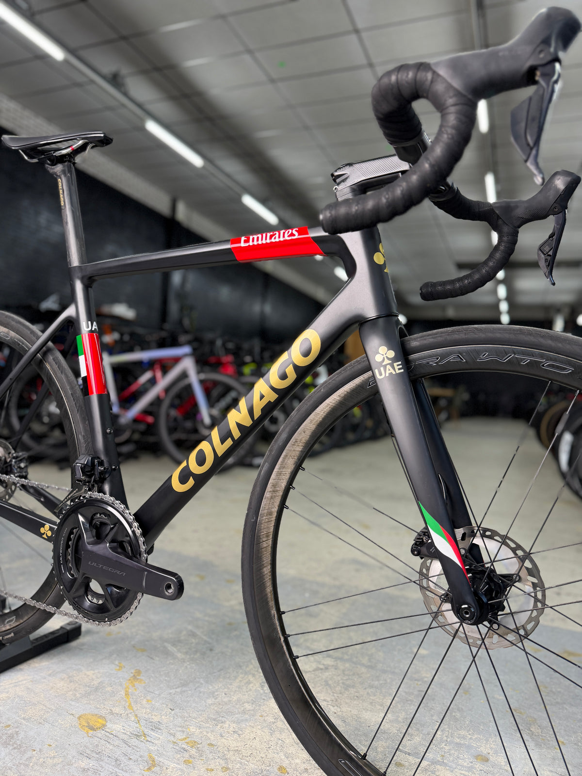 Colnago V3 Di2 UAE Team Carbon Racefiets