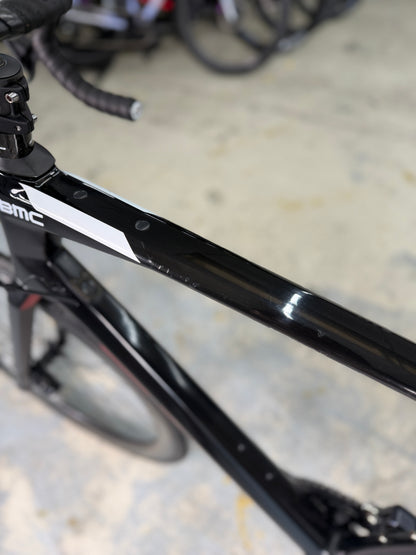 BMC Roadmachine 02 ONE Di2 Carbon Racefiets
